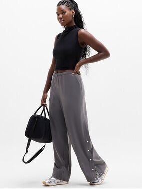 Athleta Grey MVP Mid Rise Snap Pant